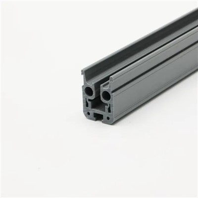 Extrudované nepravidelné plastové diely